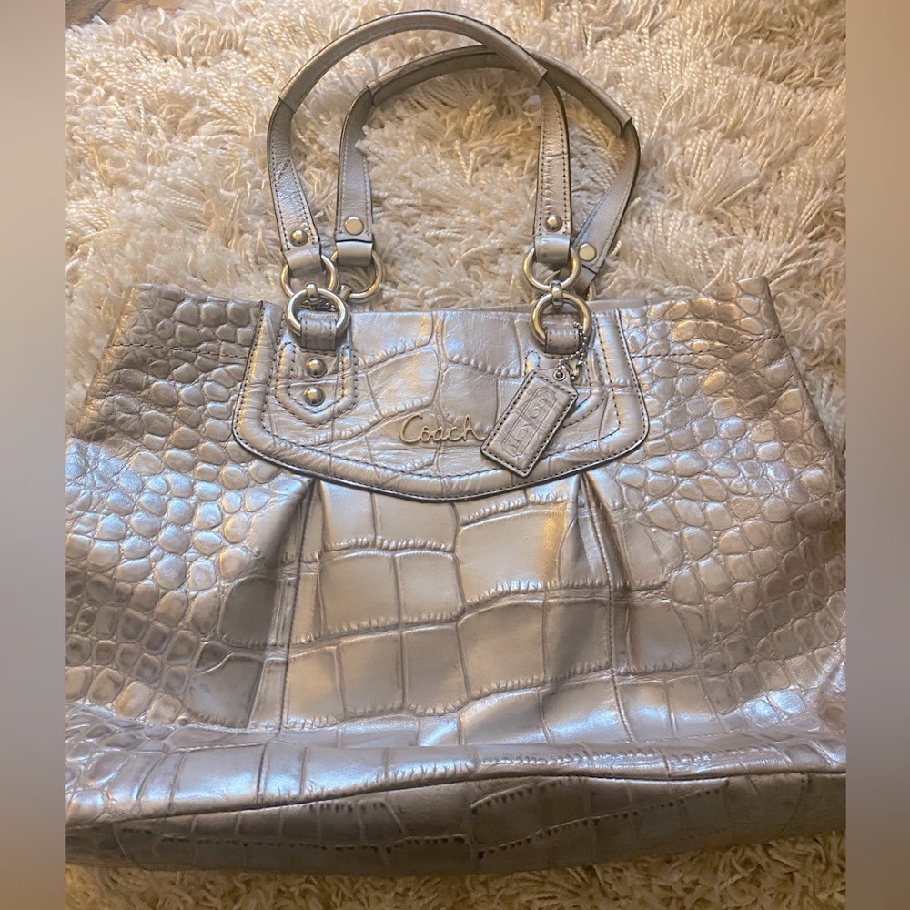 Coach Handbag!! ✨✨